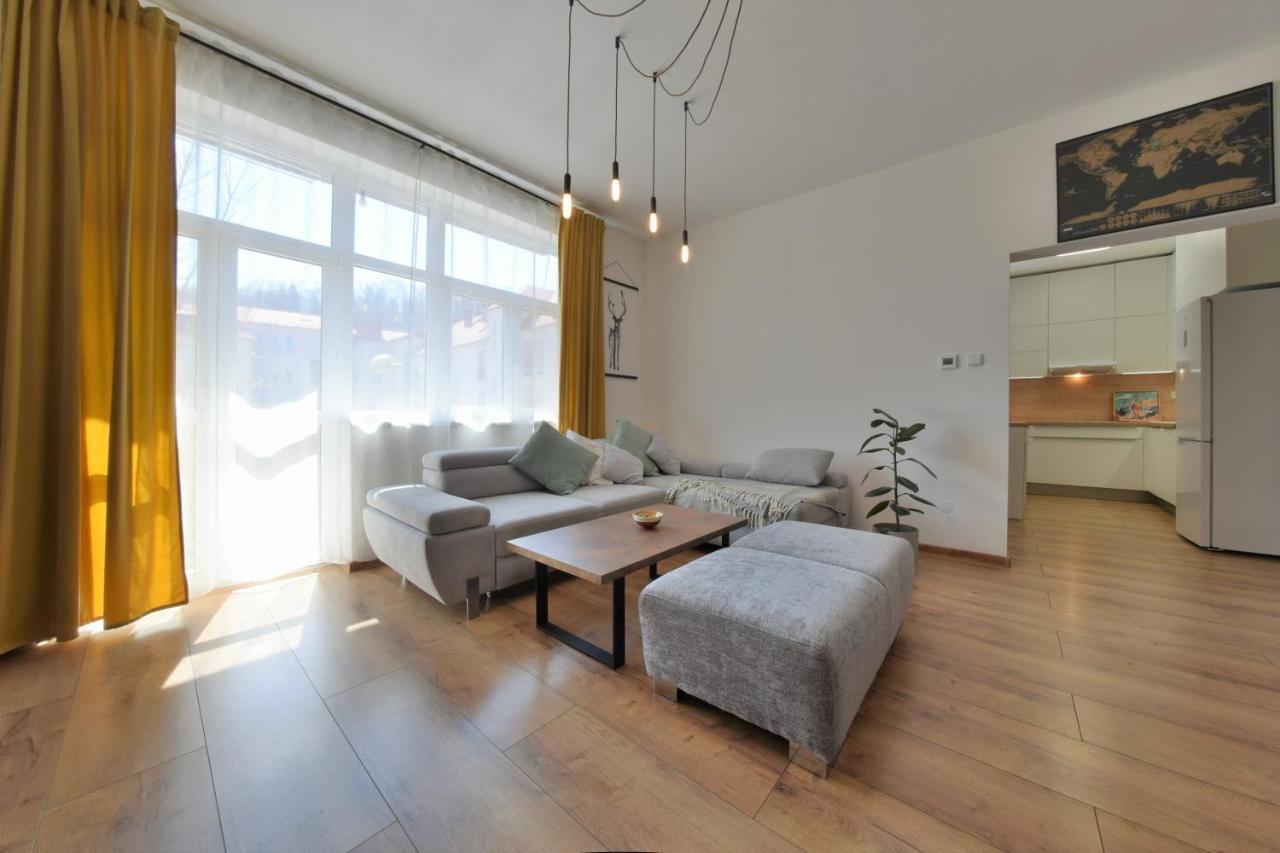 Big 75M2 Next To Opera Building In Direct Centrum, Air-Conditioned, Balcony, 24H Self Checking Banska Bystrica Luaran gambar