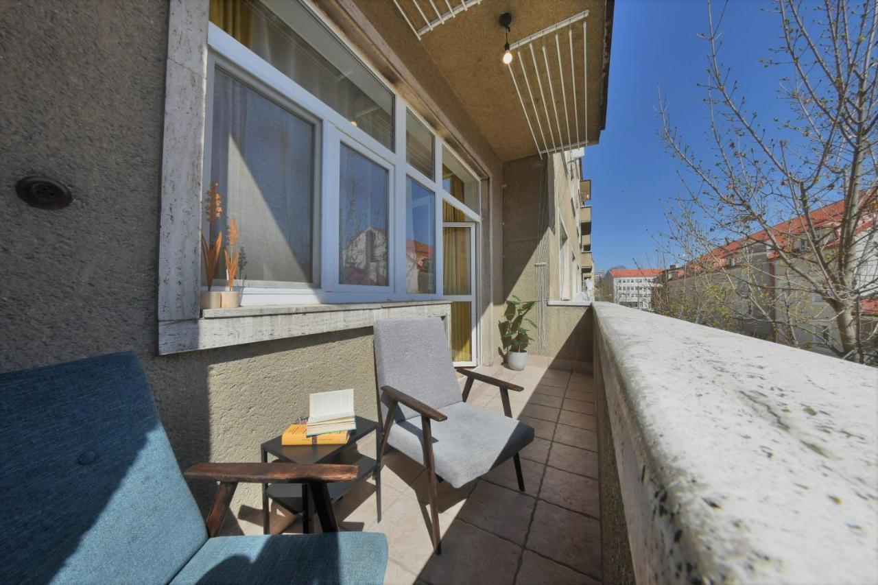 Big 75M2 Next To Opera Building In Direct Centrum, Air-Conditioned, Balcony, 24H Self Checking Banska Bystrica Luaran gambar